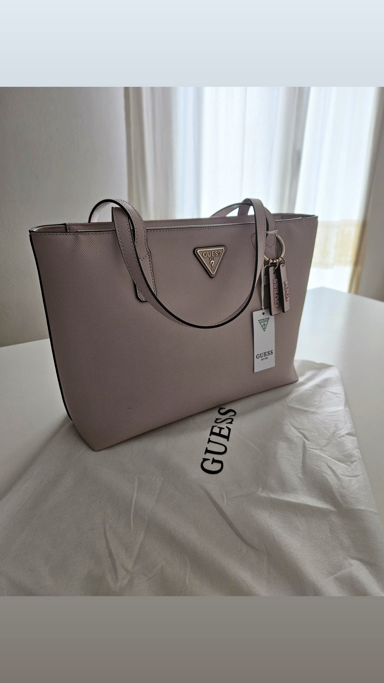 Shopping bag Guess