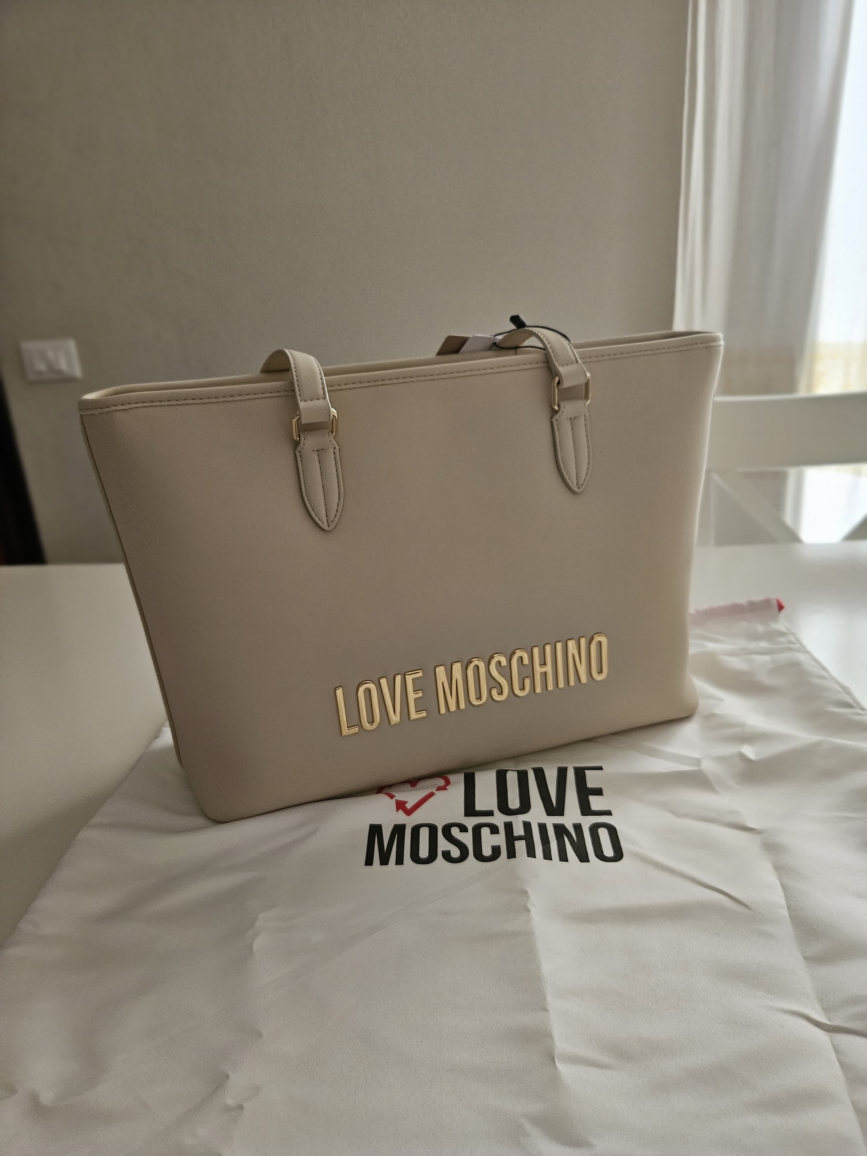 Shopping bag Love Moschino