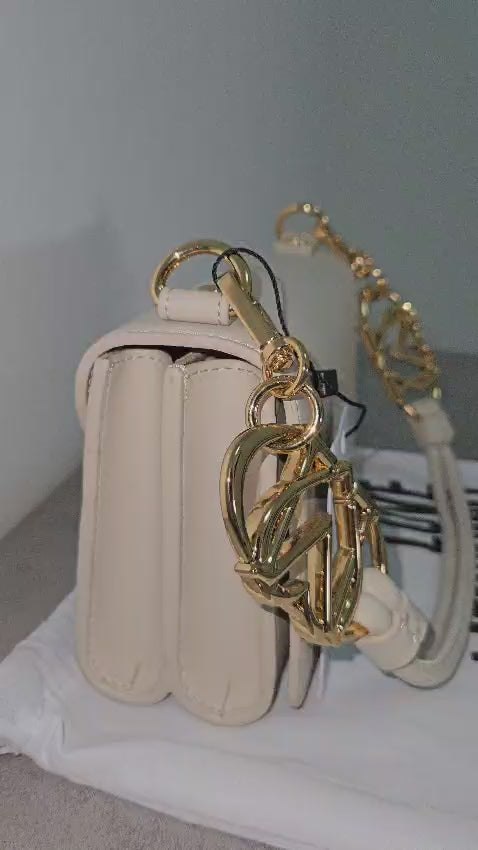 Borsa a Spalla Love Moschino Avorio con Dettagli Oro